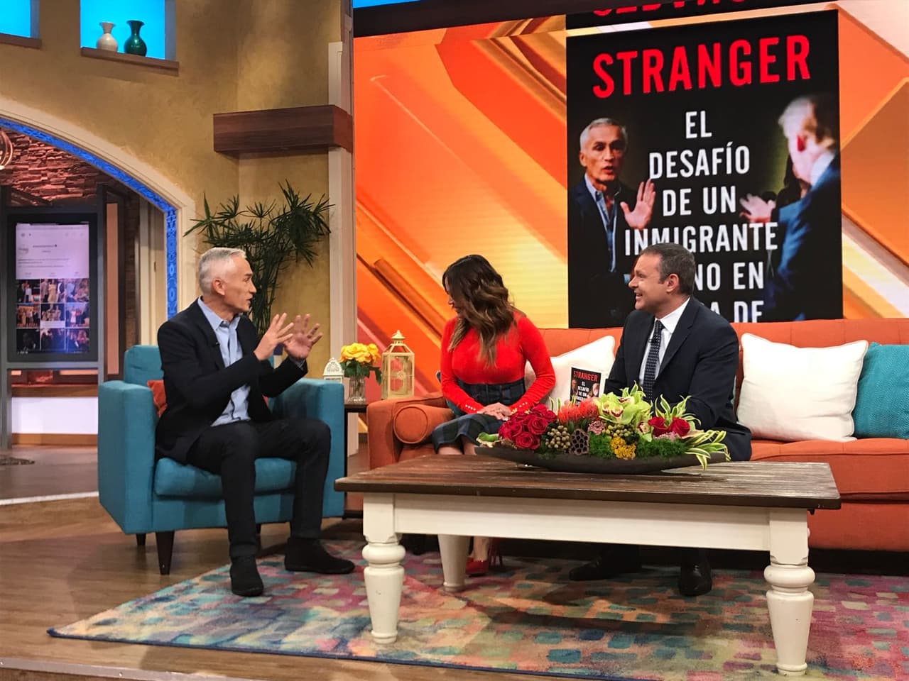 En su más reciente libro, el periodista mexicano comparte una carta abierta dedicada a sus hijos, a los que insta a ser "rebeldes y desobedientes".