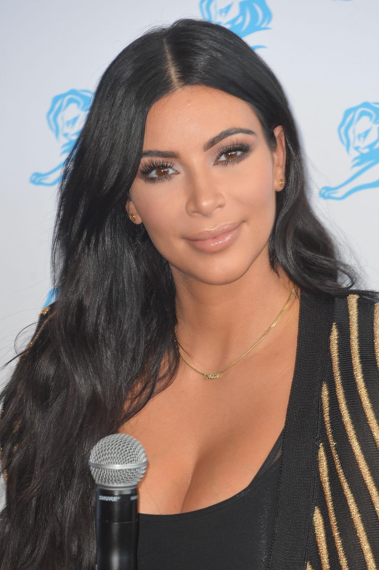 También respondió varias preguntas, muy sonriente.