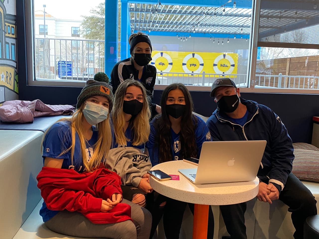 Al menos 80 personas del Valle se quedan sin alimentos y electricidad tras quedar atrapadas en tormenta de Texas