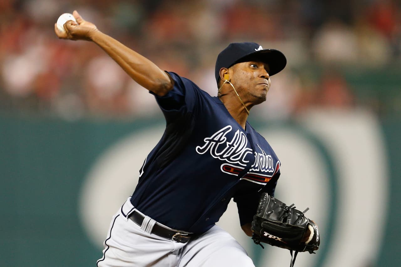 El 6 de mayo de 2011 le llegó, después de varios años en las Menores, si debut en la MLB con los Atlanta Braves. Fue ante los Philadelphia Phillies.