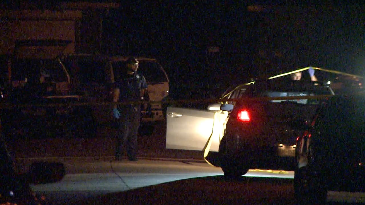 La víctima recibió un disparo en el pecho durante el pleito. No se han dado a conocer los motivos del disturbio.