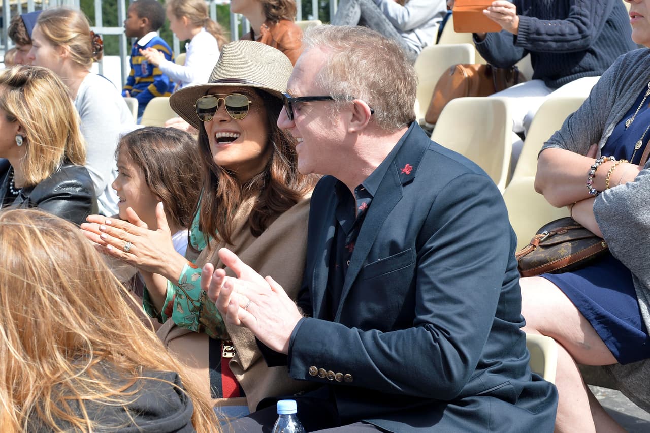 La actriz y su esposo estuvieron muy emocionado en un torneo de equitación.