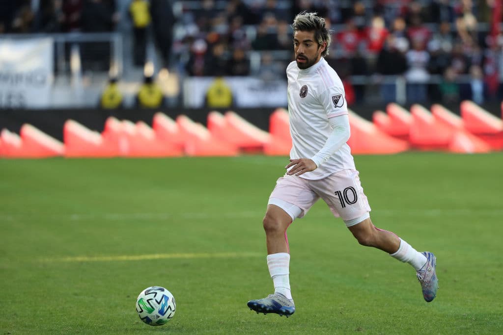 A pesar de haber anotado dos goles en cinco partidos, no hace que sus compañeros sean más potentes en el ataque; promedia menos de un pase clave por juego y no ha sido muy bueno con la posesión del balón.