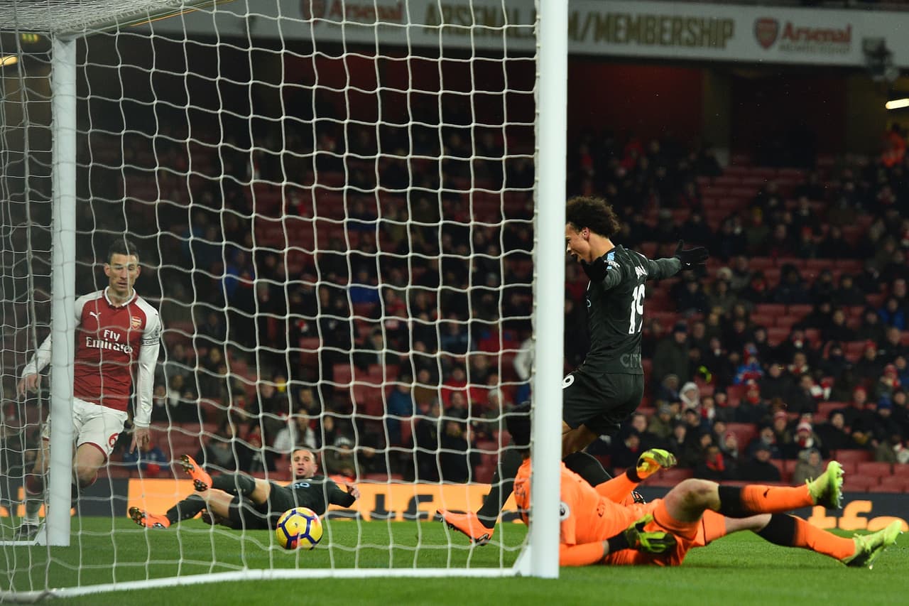 El puntillazo final lo puso Leroy Sané en el minuto 33 para poner el City en una posición inmejorable para controla y donimar a los londinenses.