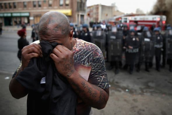 Varios manifestantes fueron dispersados con gases lacrimógenos.