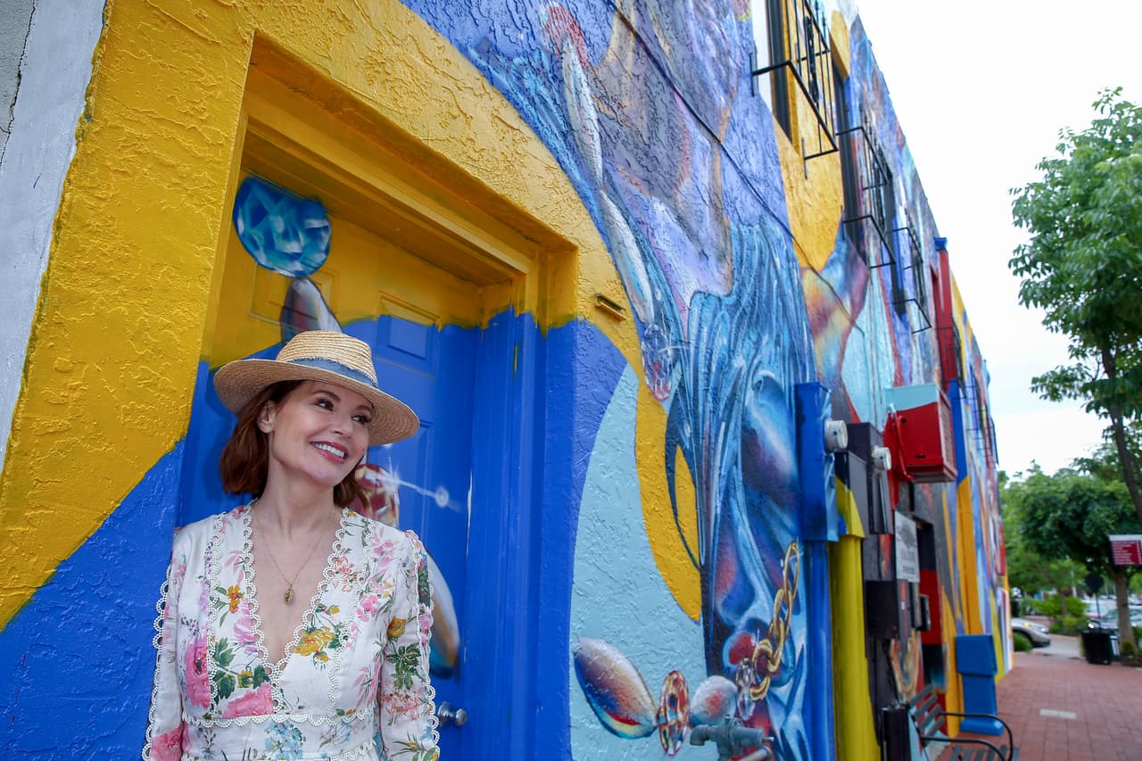 "Los talentos más demandados en nuestra región son los profesionales y emprendedores. Estamos buscando personas que contribuyan a la vitalidad de nuestra comunidad”, se lee en el anuncio. En la fotografía la actriz Geena Davis, de visita para la quinta edición del festival de cine de Bentonville, en 2019.