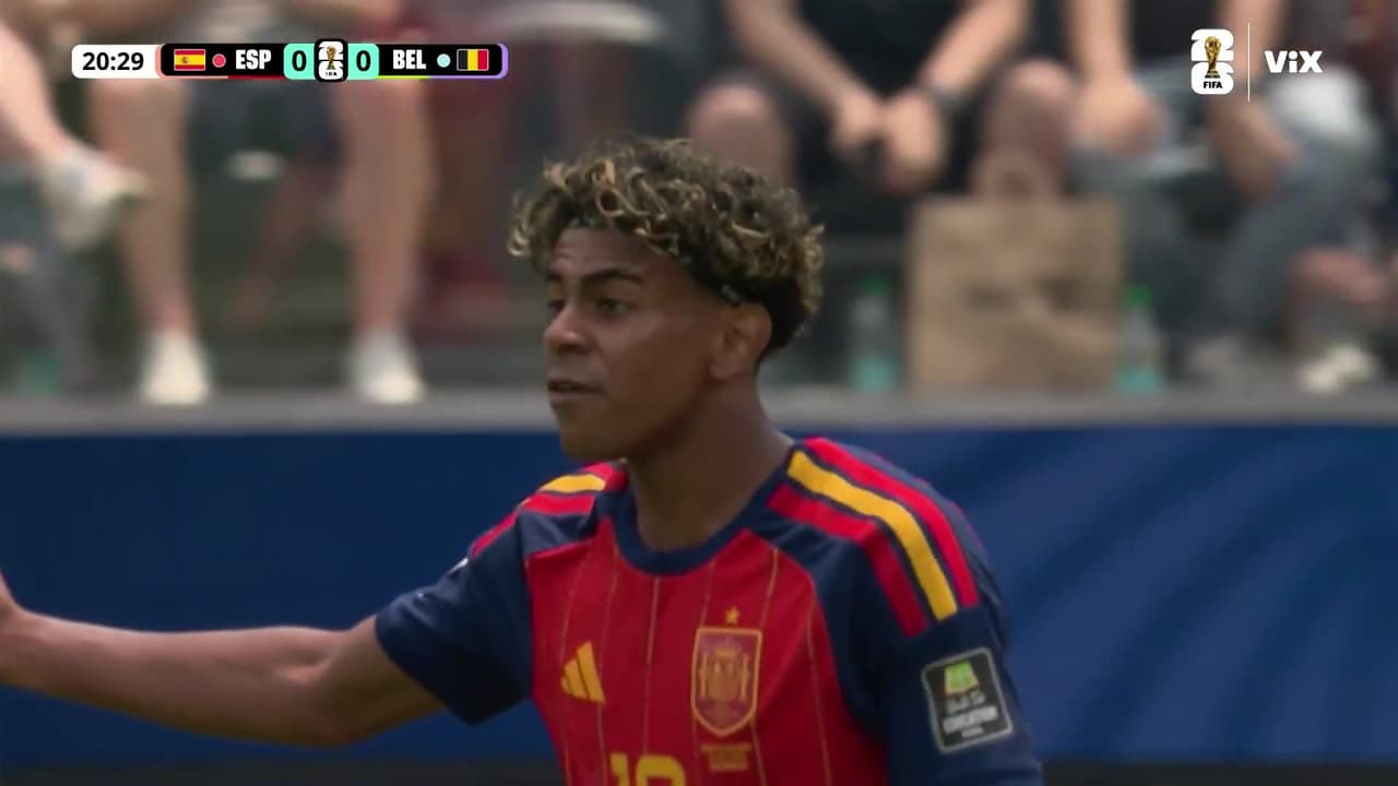 ¡España cerca del primero! Lamine buscó el poste izquierdo y casi hace un golazo