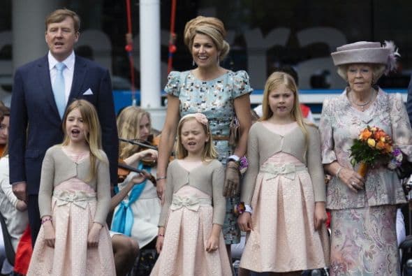 El perfeccionismo de su madre, la ahora princesa Beatriz, le puso el listón muy alto tras más de tres décadas reinando sin mácula.