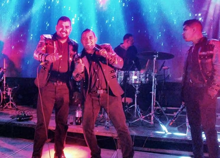 <b>Al término del domingo 11 de noviembre</b>, el grupo ‘Los Caballeros’ tocó prácticamente todo el día entre birria y barbacoa que se repartió como parte de la tornaboda.