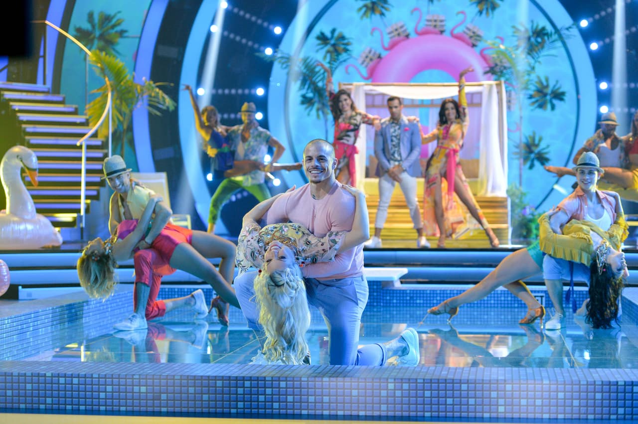 Sin embargo, su salto a la fama se dio durante el año 2011, cuando comenzó su relación amorosa con Jennifer López.