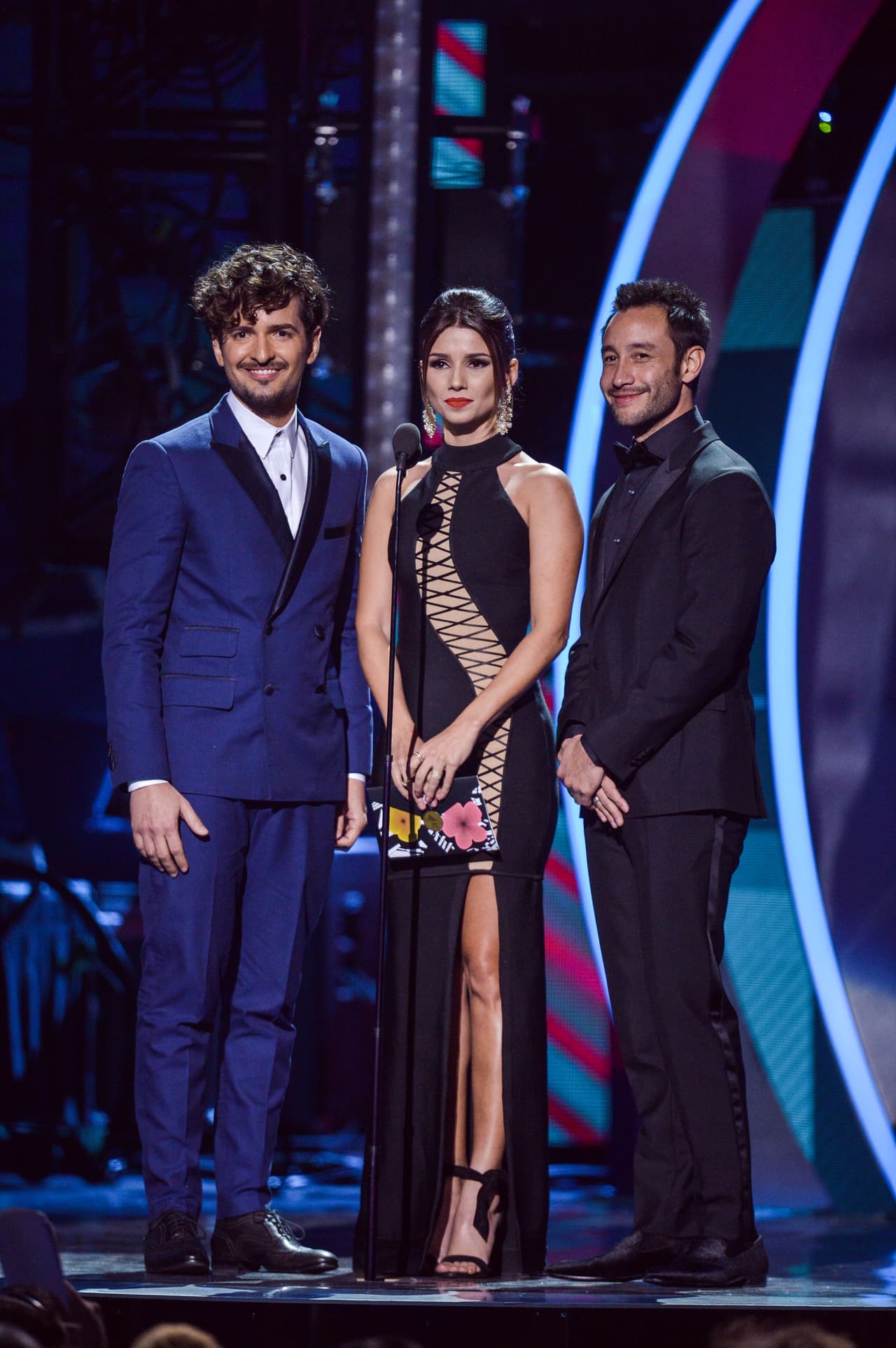 Paula Fernandez también anunció otro GRAMMY, acompañada de Tommy Torres y Luciano Pereyra.