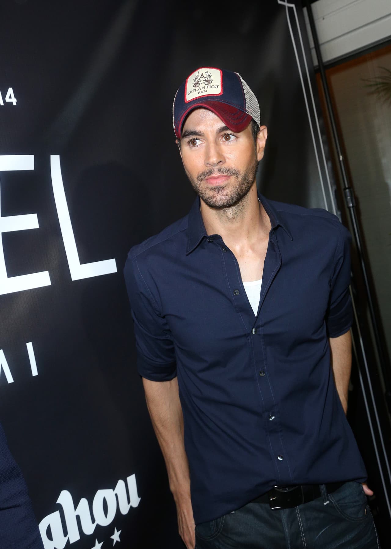 <b>Enrique Iglesias </b>es uno de los cantantes más populares, pues con temas como ‘Bailando’ y ‘El perdedor’ ha conquistado el corazón de sus fans.