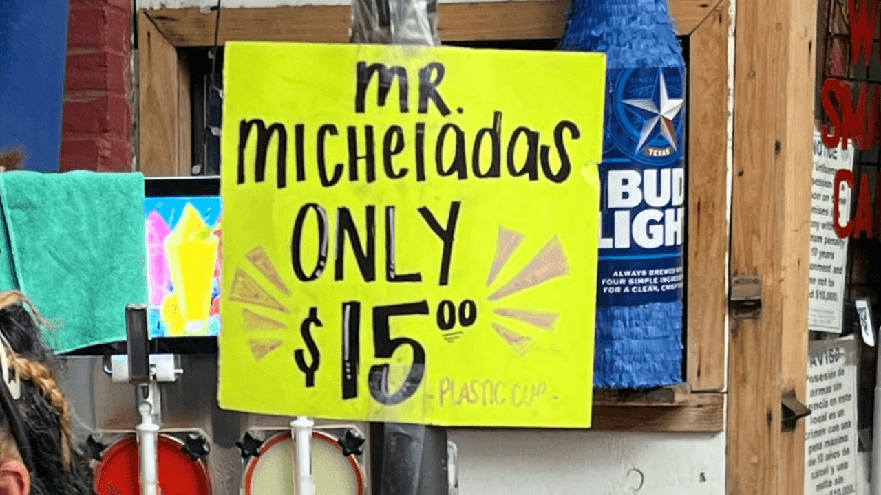 <i>Univision San Antonio</i> hizo una pregunta a usuarios en Facebook para determinar cuánto dinero se han gastado los visitantes en Fiesta este 2025. Una televidente informó que gastó $100, otro dijo que $50 y otra usuaria dijo que $20. Si vas a ir con tu familia, asegúrate de planificar y tener un presupuesto si es que lo necesitas.