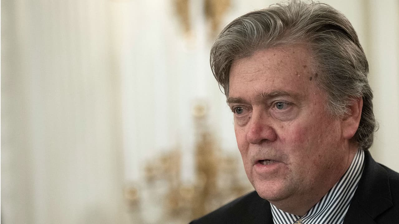 Trump saca a su estratega Steve Bannon del Consejo de Seguridad Nacional