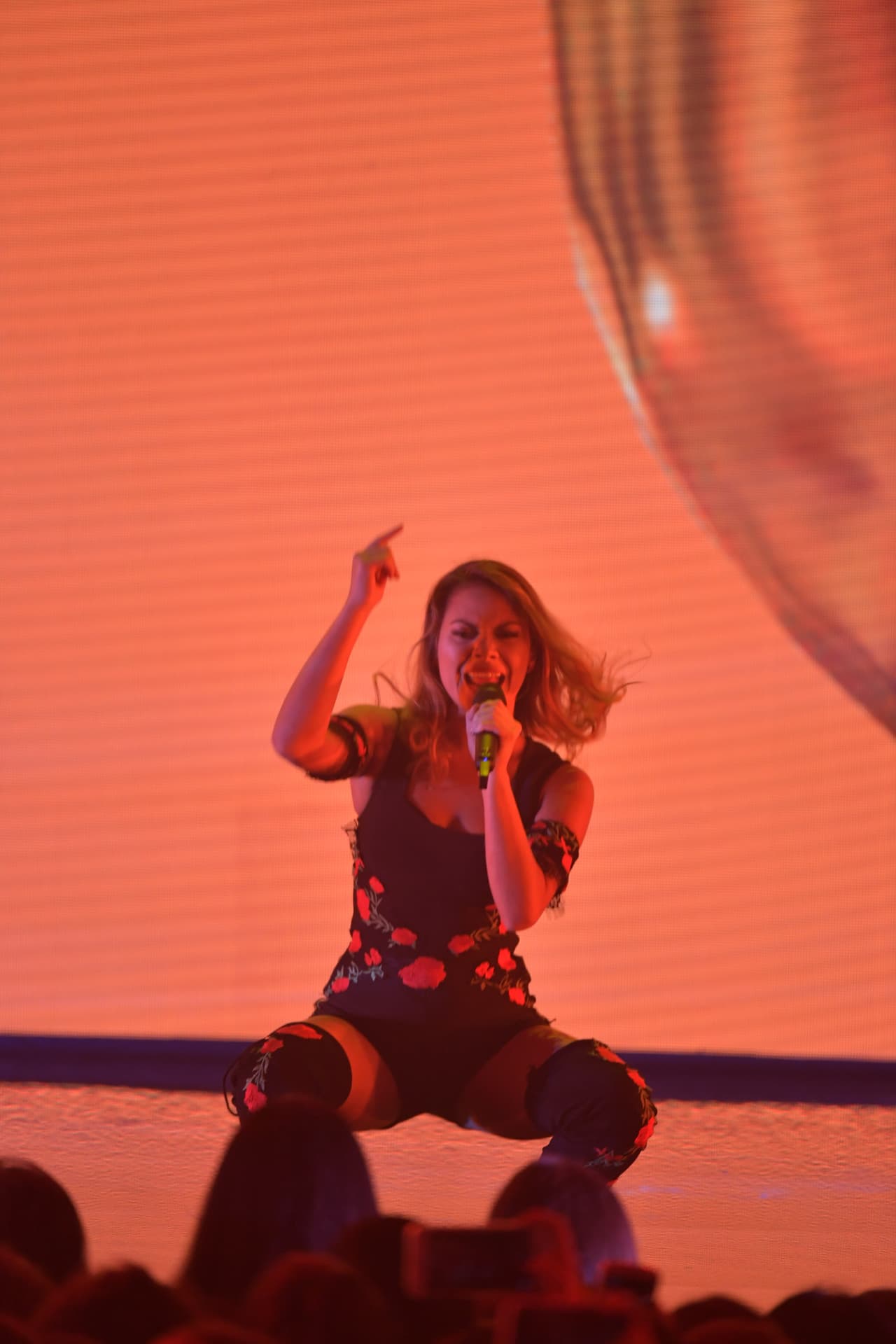 La boliviana tiene buena presencia escénica.