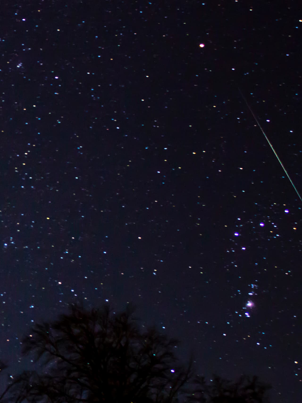 Las Perseidas no son ninguna “señal de los últimos tiempos” como algunas sectas religiosas fanáticas anuncian irresponsablemente pues es un evento totalmente natural y común que ocurre todos los años y se conoce desde hace siglos.