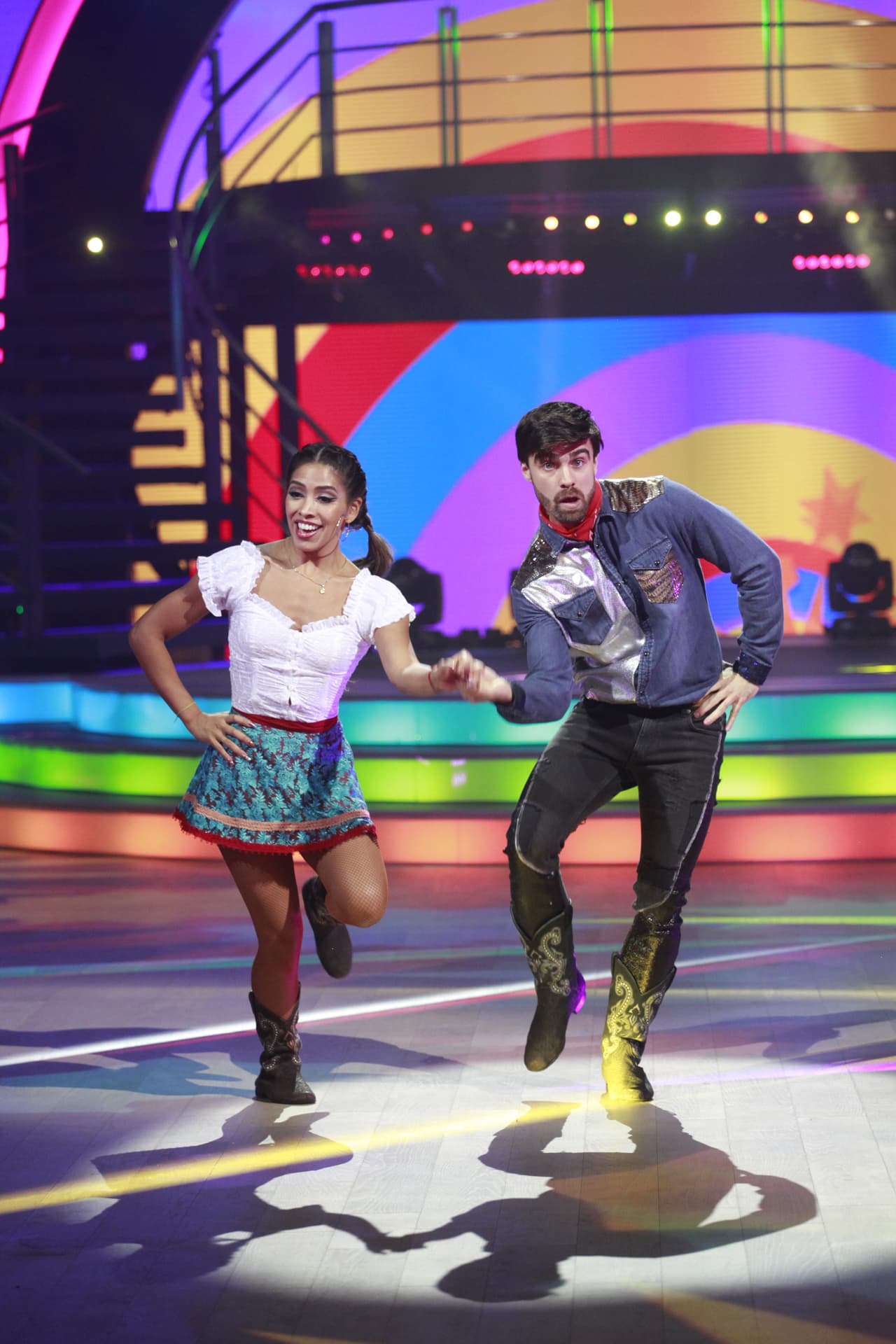 “Me sorprende de verdad la decisión de los jueces, porque a mí me gustó mucho mi baile. De hecho, yo lo quería para la final. Yo sí bailé todo el tema, sin nada de interpretación, ni apoyo de efectos especiales”, comentó el actor argentino.