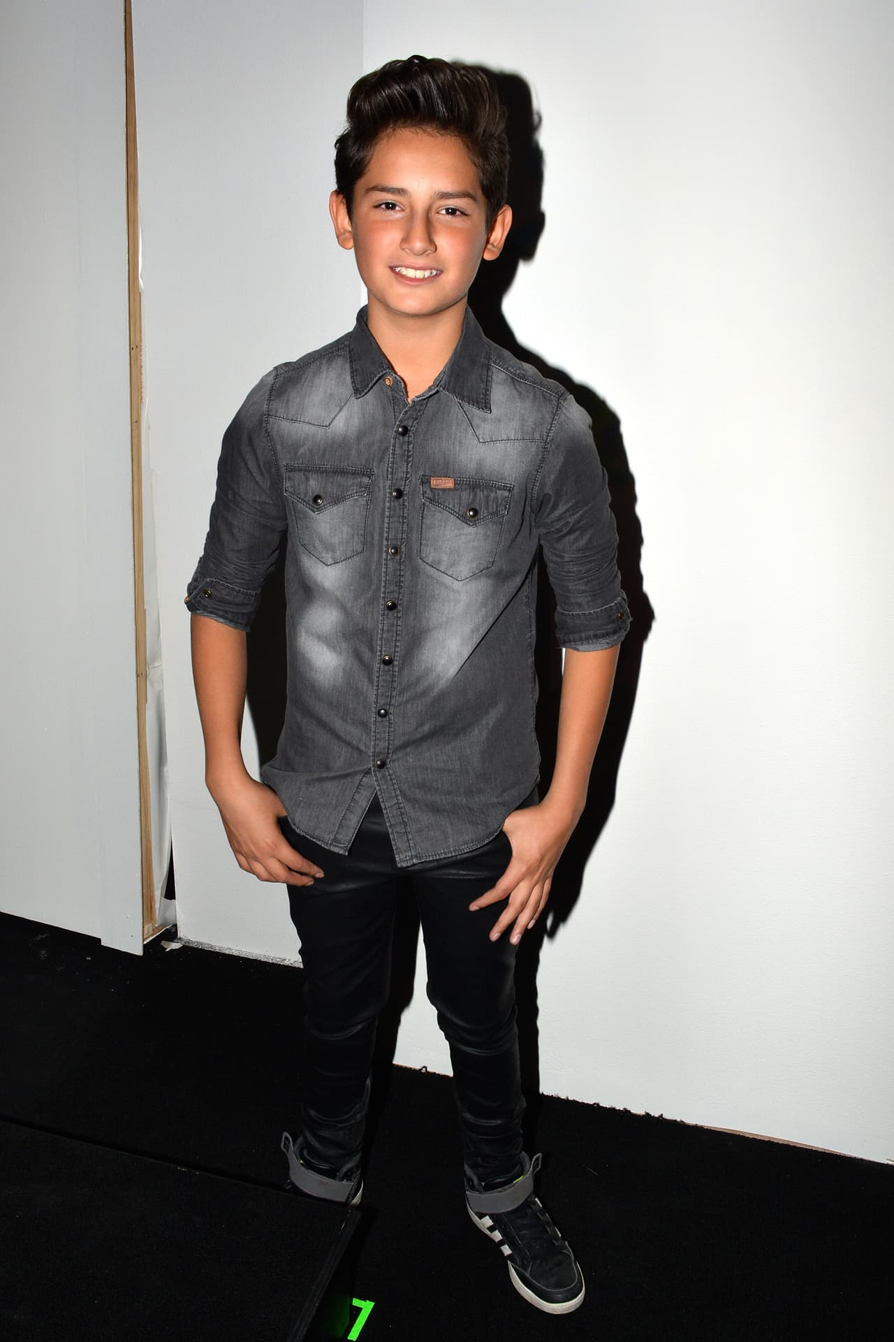 Además de su posible ingreso a 
<i>Mi marido tiene familia</i>, el pequeño prepara el lanzamiento de su primer material discográfico, del que espera 
<b><a href="http://www.univision.com/temas/enrique-iglesias">Enrique Iglesias</a></b> sea el padrino.