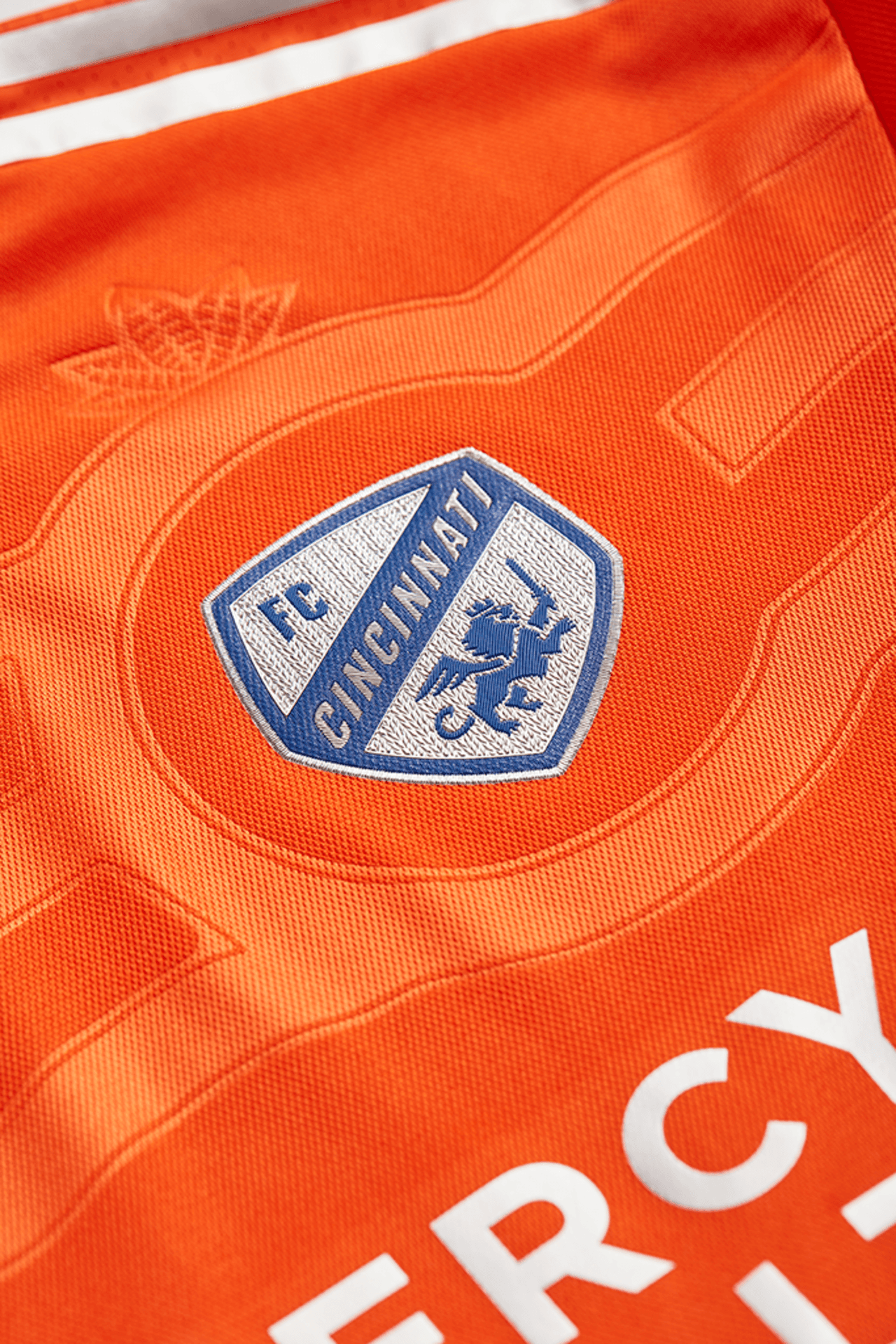Por primera vez en su historia FC Cincinnati emplea una camiseta con el color naranja como tono principal.
<br>
<br>