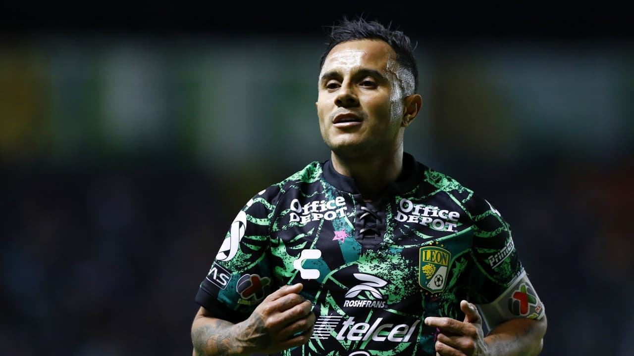 El 'profe' Luis Montes: 'Chapo' recibe su título como técnico 