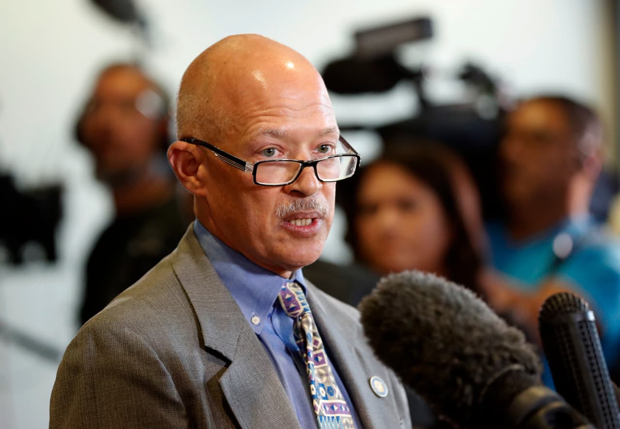 El Fiscal del Condado Dallas John Creuzot dijo que las decisiones de libertad condicional las emite la Junta de Indultos y Libertad Condicional de Texas.