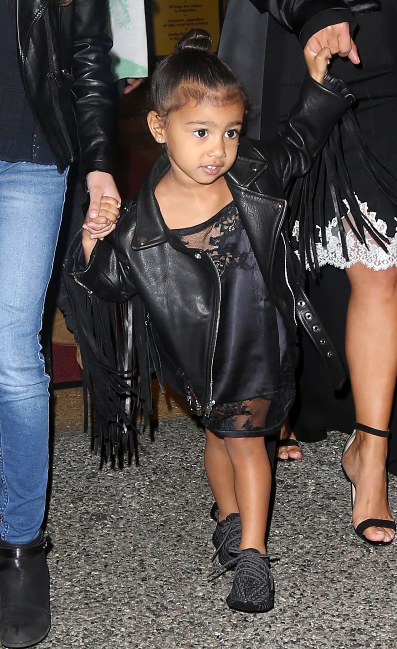 North llevó una chamarra muy original.