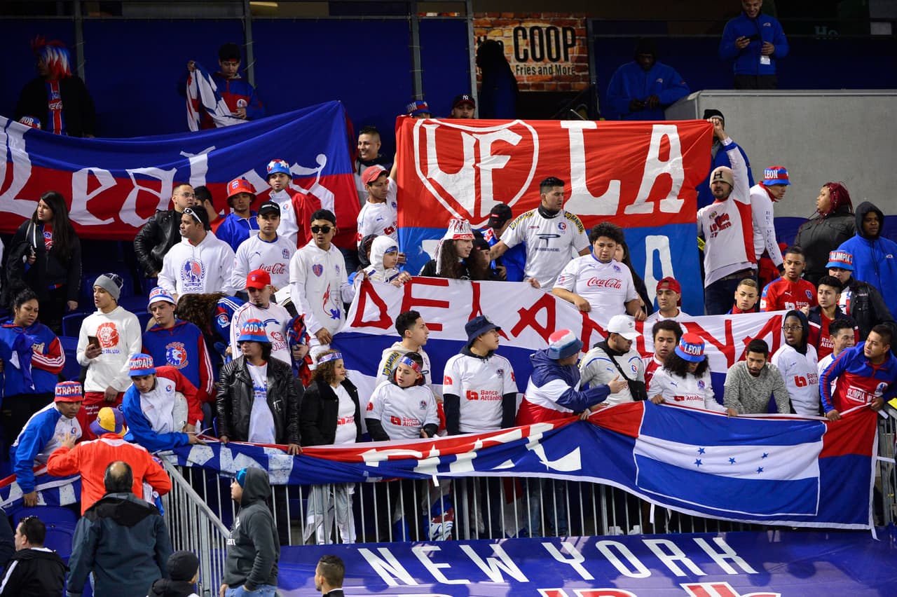 Olimpia, un grande de Honduras, conto en el Red Bull Arena con la presencia de varios aficionados que esperaban una presentación memorable de su equipo.