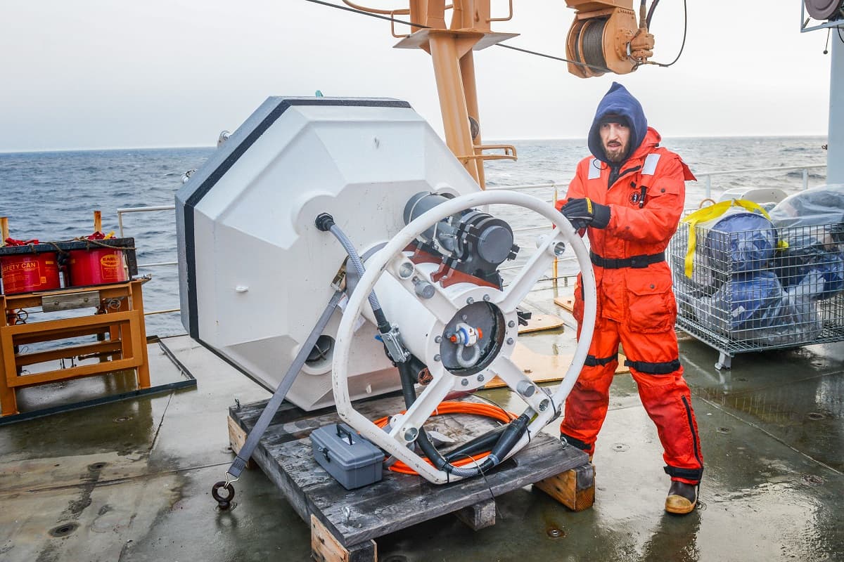 La Guardia Costera de EE.UU. tiene que estar siempre preparada para responder a los accidentes de barco y los desastres ambientales en esta remota zona del Océano Ártico.