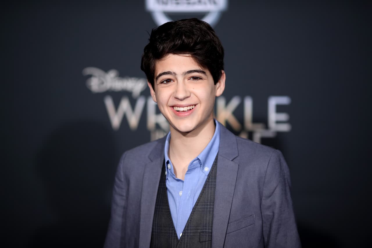 "Quiero animarlos a leer su página sobre bisexualidad", tuiteó Rush con un enlace al sitio web de la organización que habla 
<b><a href="https://www.glaad.org/bisexual" target="_blank">acerca de esa orientación sexual</a></b>, "me ha sido increíblemente útil, y sus recursos me han ayudado a encontrar dónde encajo en el espectro de la sexualidad".