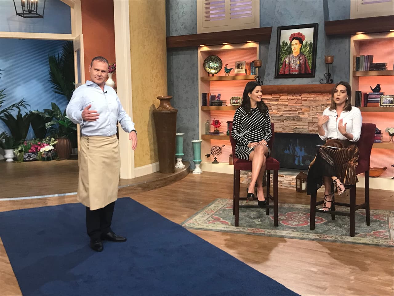 Definitivamente Alan ha pasado la prueba, muy seguro de sí mismo sabe llevar la falda masculina.