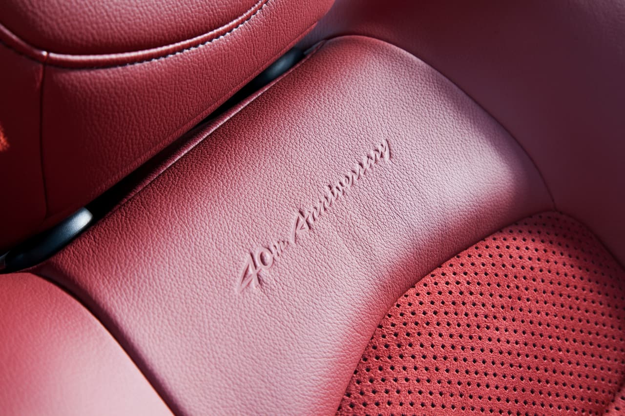 <u><b>6ta Generación (Z34) 2008-Hoy</b></u>
<br>Durante esta generación, el ‘Z’ cumplió 40 años, por lo que Nissan aprovechó la oportunidad para fabricar una edición especial limitada a 1,000 para celebrar la ocasión con un precio sugerido al público de $38,860.