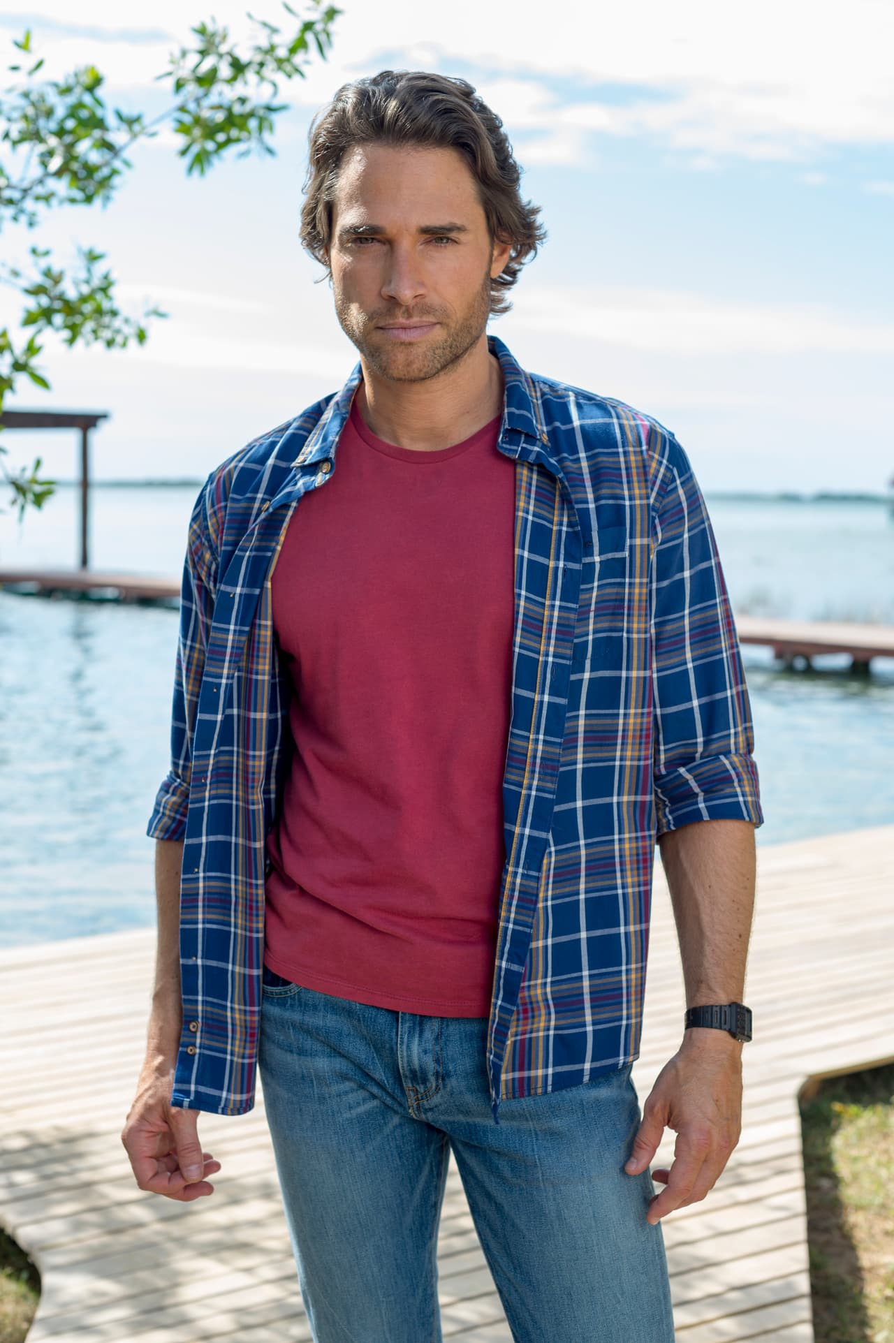 Sebastián Rulli es un galanazo que llegará con todo para conquistar a cualquiera que lo vea en esta historia.