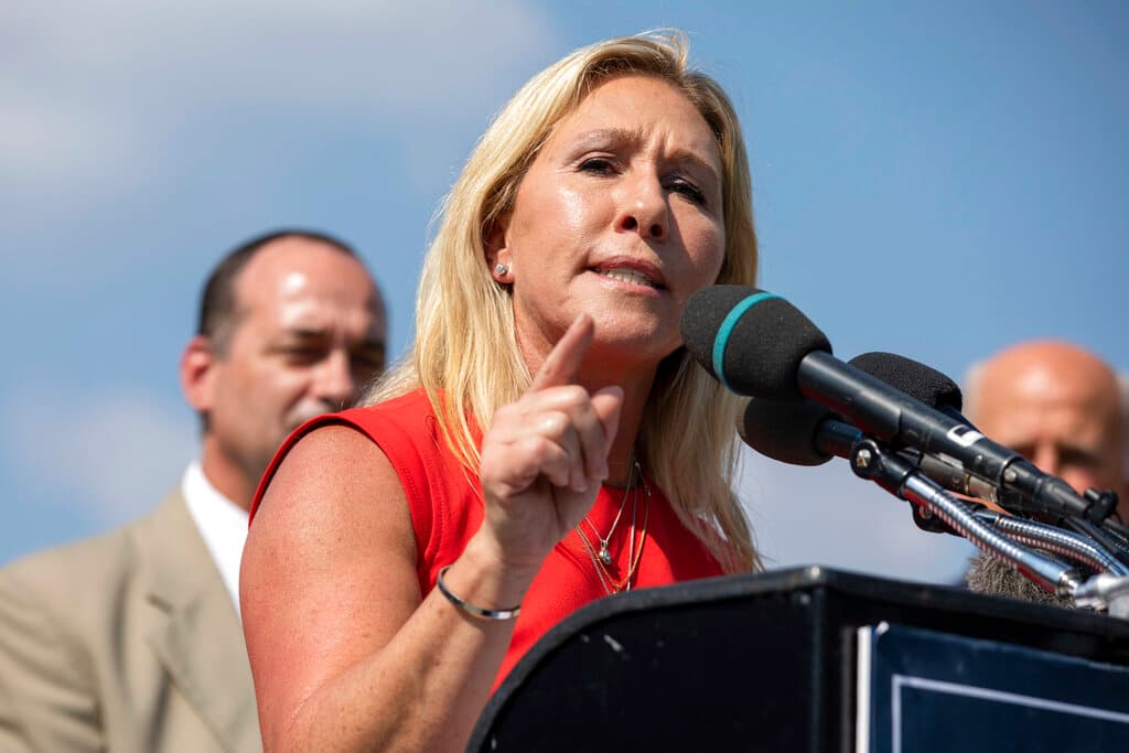 La congresista republicana Marjorie Taylor Greene fue expulsada del ultraconservador House Freedom Caucus, según reportes