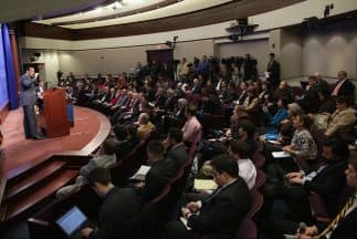 El Senado de EEUU aprueba prórroga del techo de deuda y Obama saluda decisión