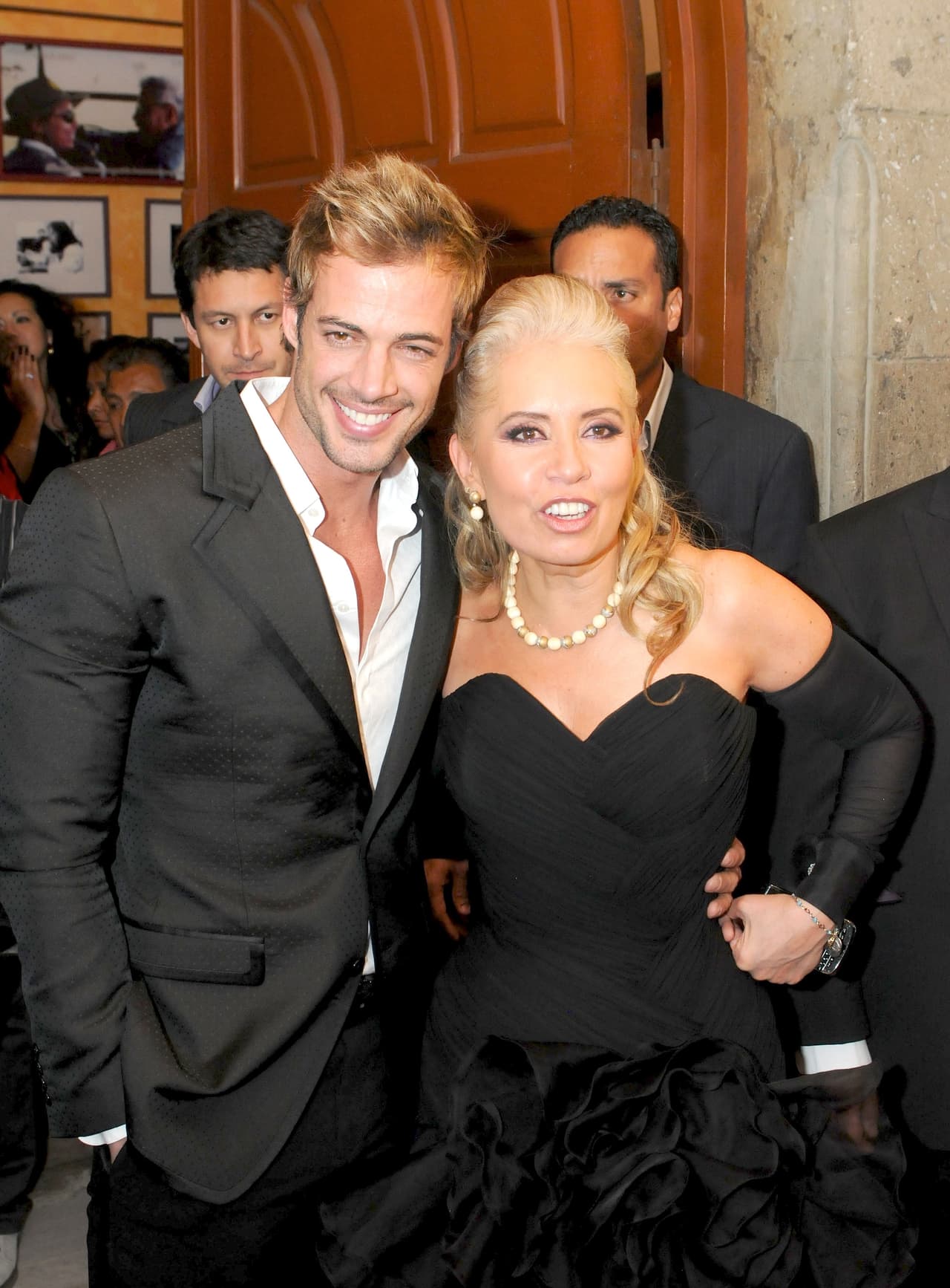 En 2007, la productora Carla Carla Estrada llamó a William Levy para participar en su telenovela 'Pasión'.