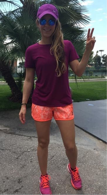 Si prefieres un poco de variedad, puedes elegir shorts en colores fosforescentes, como este.