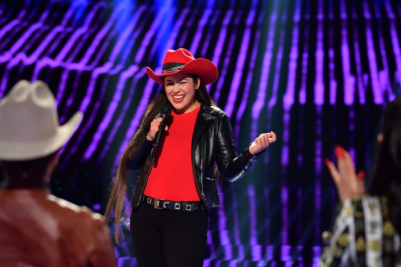 Cristina fue reconocida por los jueces no solo por su canto, interpretó el tema 'La tequilera', sino por la forma en cómo ha salido adelante a pesar de todo.