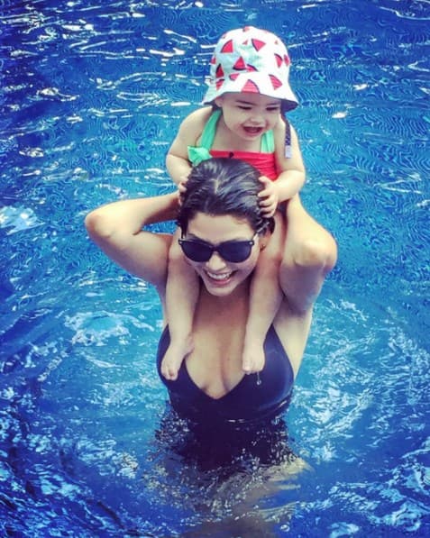 A Baby Giulietta le encanta el agua y es la más feliz cada vez que su mami la lleva a echar un chapuzón.