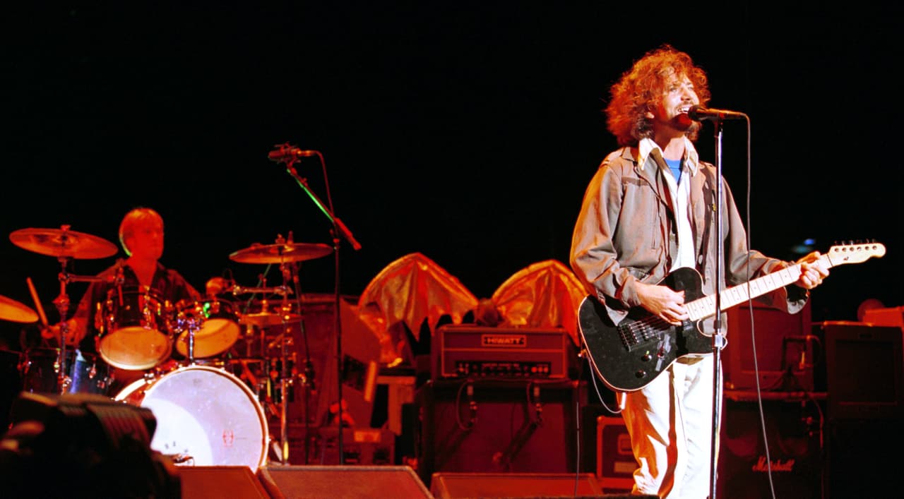 El lamentable suceso ocurrió durante una estampida mientras la banda estadounidense Pearl Jam tocaba. Nueve personas fueron aplastadas por la multitud que se abalanzó contra el escenario.