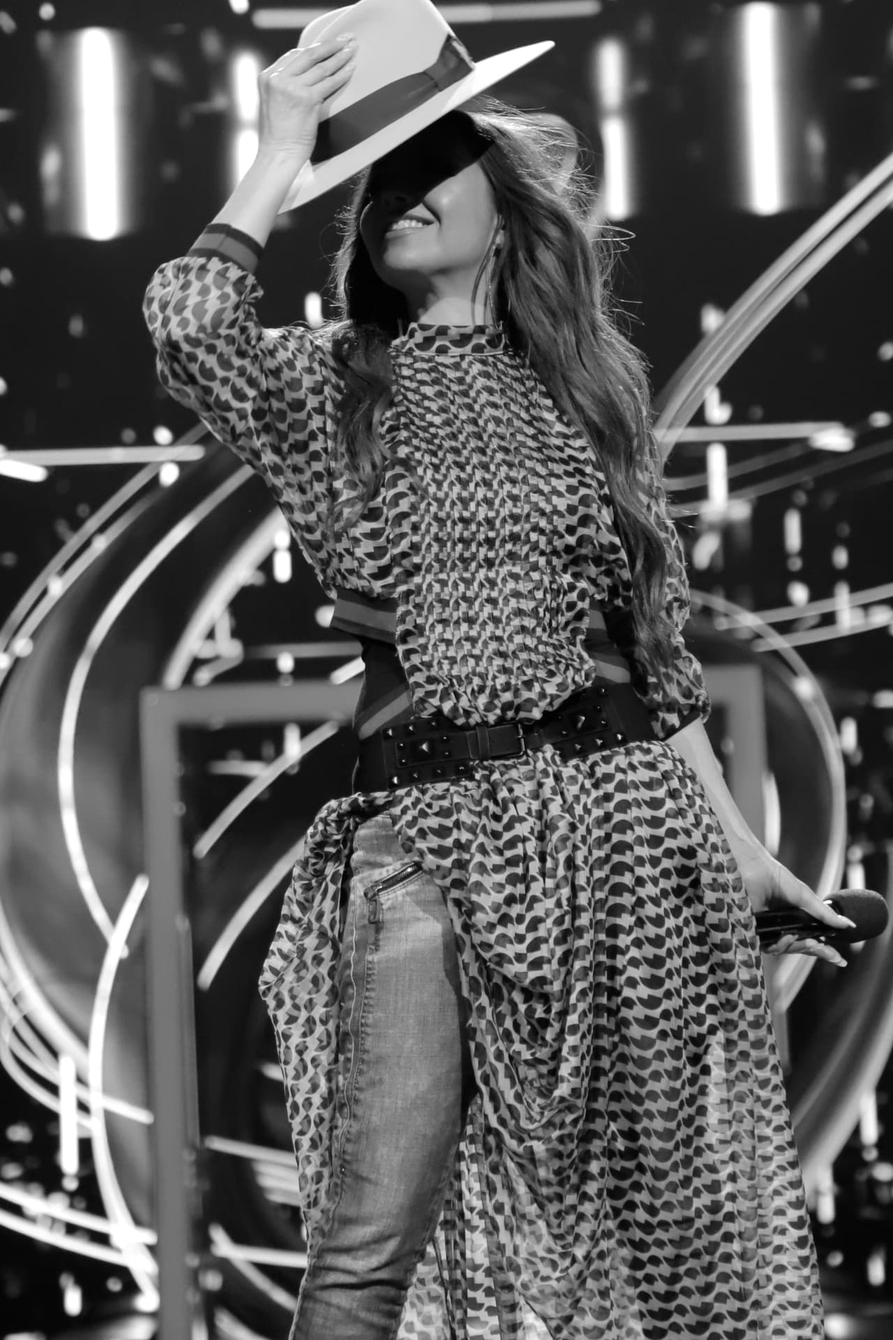 Pero además prepará un performance junto a Mau y Ricky para juntos interpretar su nuevo sencillo 'Ya tú me conoces'.