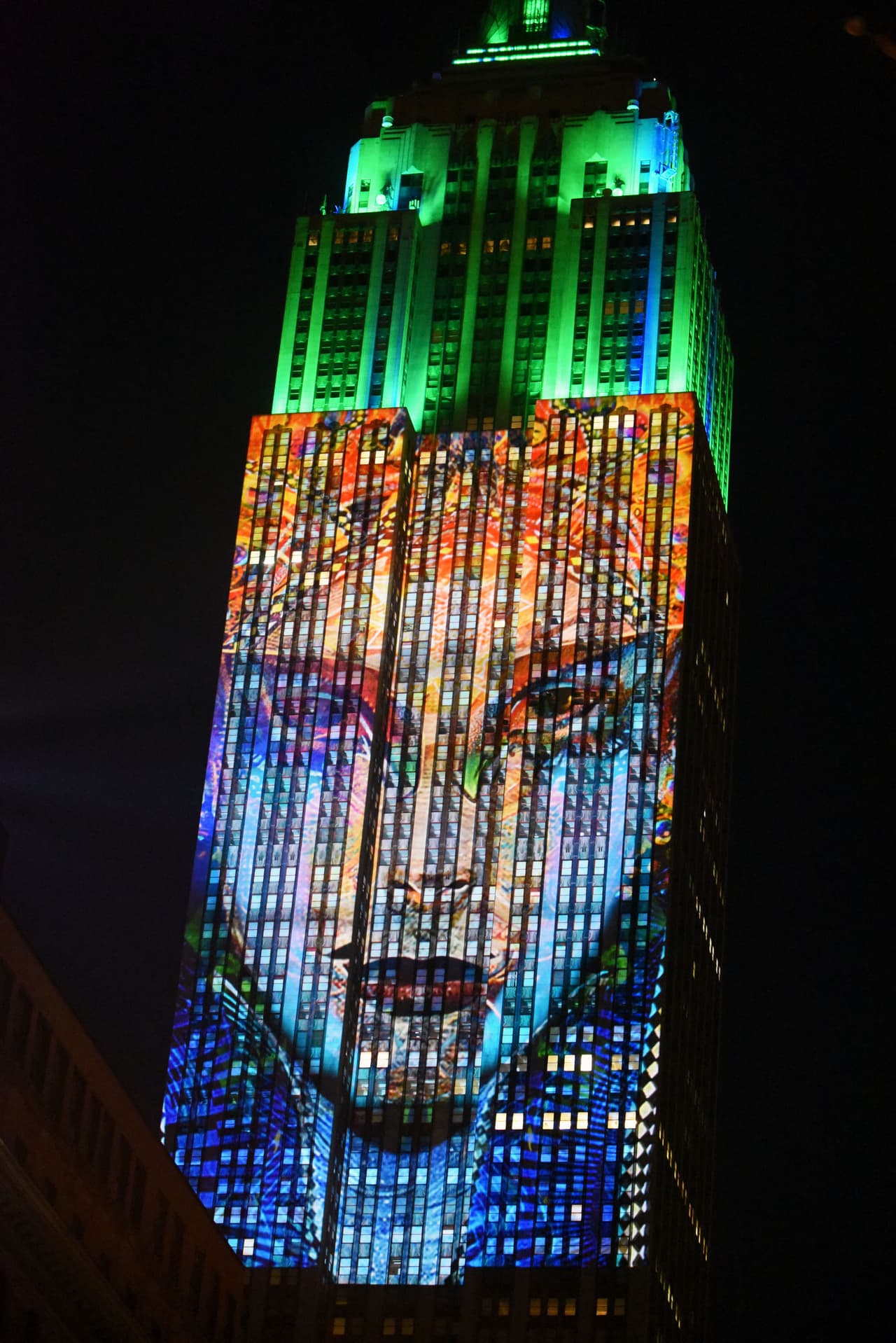 Más de 40 proyectores se usaron para dar vida a las increíbles imágenes.