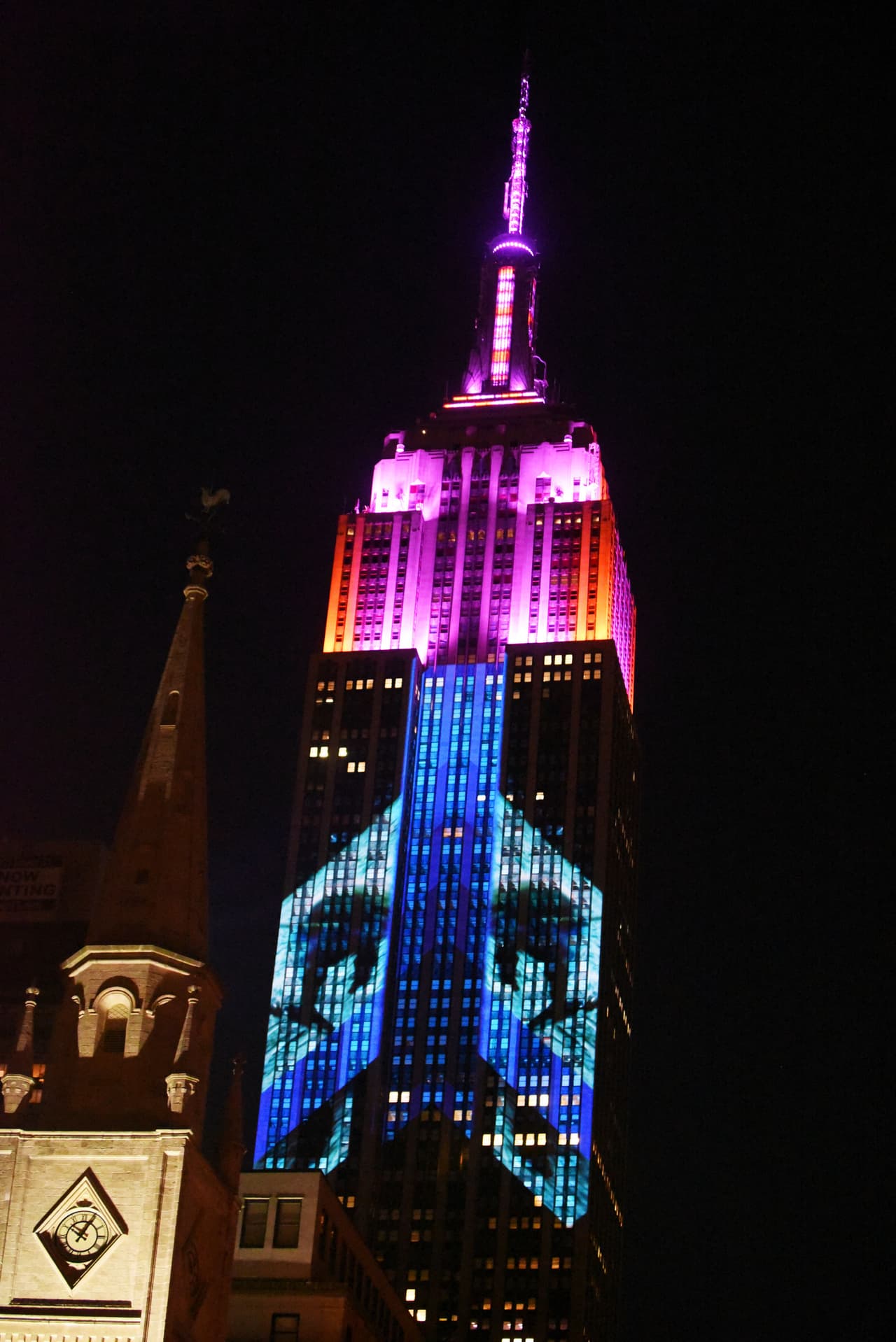 En la cara sur del inmueble se pudieron ver distintos animales.