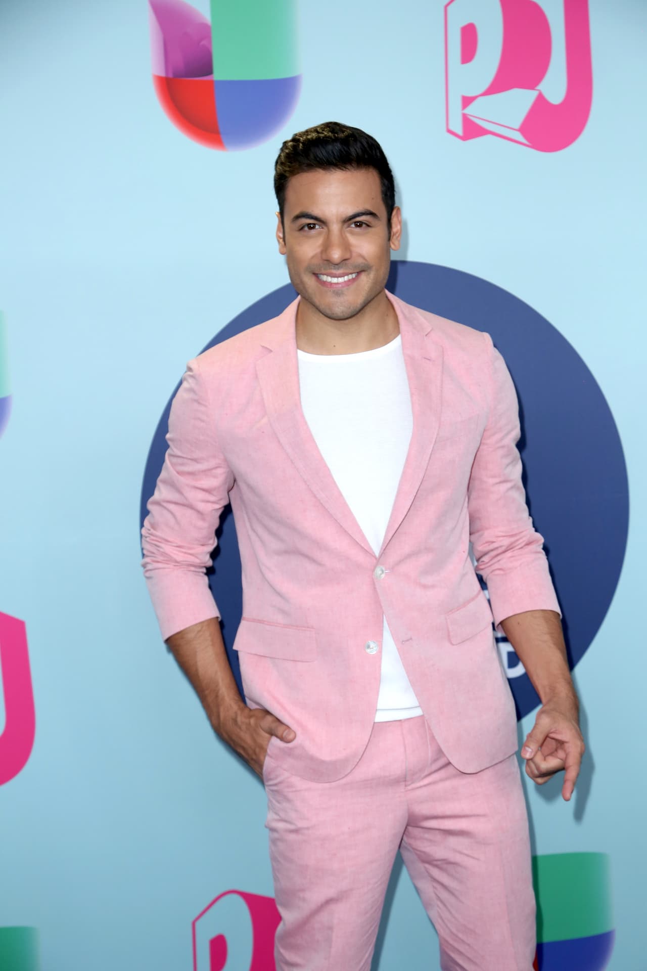 El mexicano de 33 años compite este 2019 en Reality Show Break-Out Artist (Del reality al stage). Hasta hace unas semanas se desconocía si seguía siendo novio de la cantante Cynthia Rodríguez.