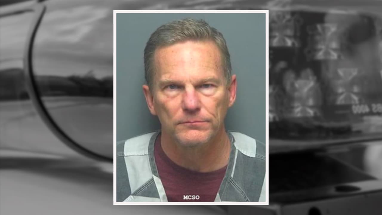 Arrestan a un pastor de jóvenes acusado de hostigar a menores en Internet para intentar abusarlos