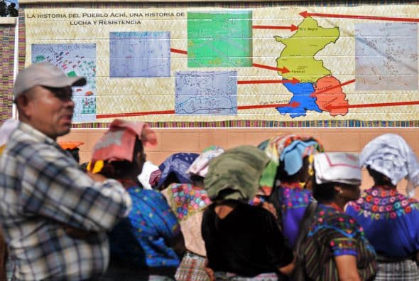 Sólo en esta región se perpetraron al menos 28 matanzas hasta que el conflicto dio fin en 1996 con la firma de los acuerdos de paz entre el Gobierno y la guerrilla.