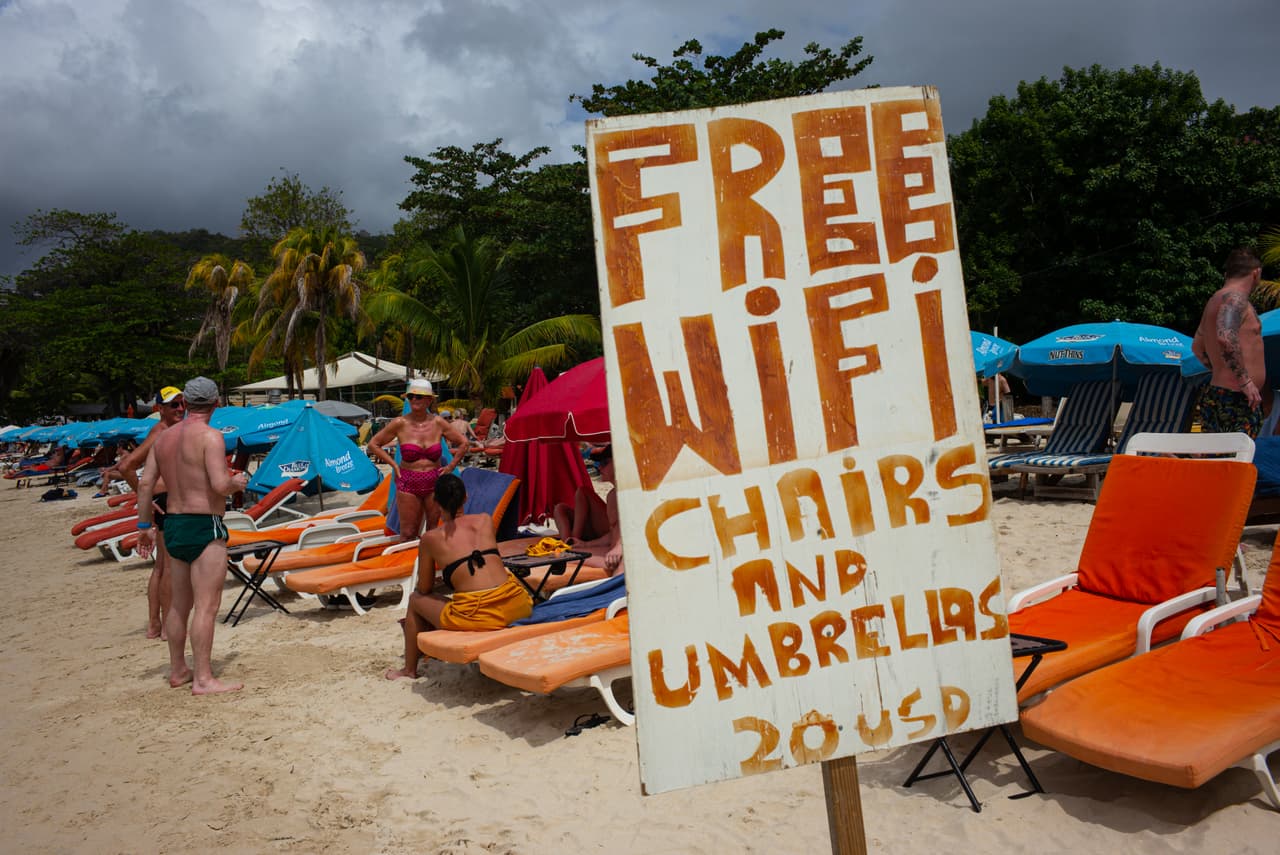 <b>Grenada.</b> Con un pasaporte de Grenada puede obtener acceso sin visa a muchos países, incluido China. Hay dos formas diferentes de obtener la ciudadanía: Una contribución de 150,000 dólares al fondo de transformación del país o comprando bienes raíces con un valor mínimo de 350,000 dólares.