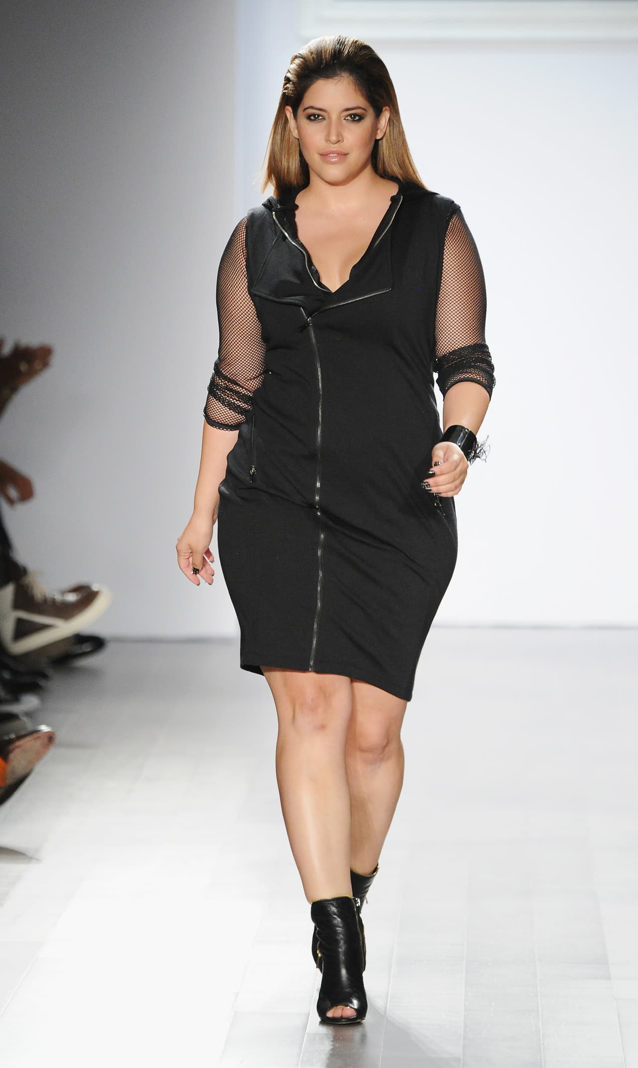 Ese mismo año, Bidot también modelo ropa de Serena Williams Signature Statement para HSN en el Mercedes-Benz Fashion Week.