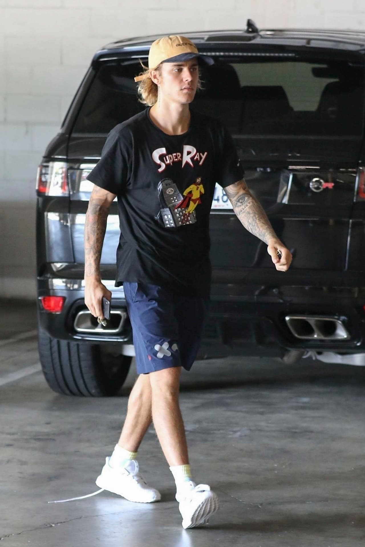 Otra ex estrella de Disney que reaccionó fue el cantante 
<b><a href="https://www.univision.com/temas/justin-bieber">Justin Bieber</a></b>, quien fue abordado sobre el asunto por un paparazzi.