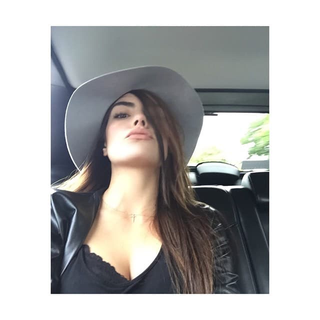 "No crean todo lo que leen. Algunas revistas sólo por vender sacan notas falsas. Dicen por ahí : Vive y deja vivir, los amo", fue lo que respondió la actriz a la publicación.