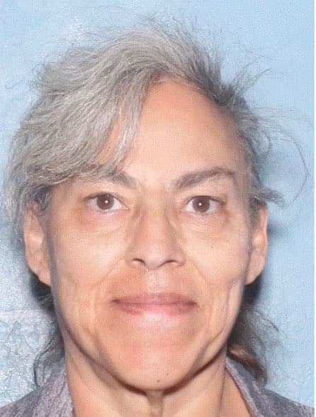 <b>Carol D Newland, 59 años.</b>
<br>
<br>La ocasión más reciente que se supo su paradero fue en el área de N19th Ave y W Bethany Home Rd. Se pide información al 911.